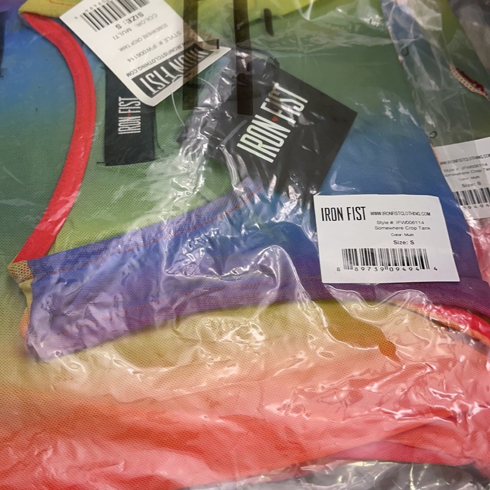 🌈 Iron Fist Somewhere Over The Rainbow 🌈 Cropped Tank Medium - Picture 7 of 9